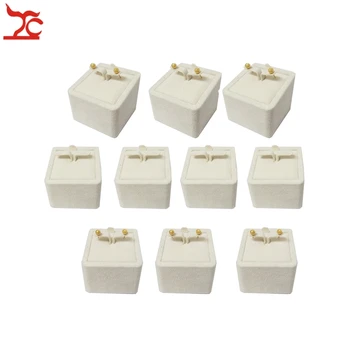 Wholesale 10Pcs Small Beige Velvet 4.5cm Height Earring Holder Display Organizer Woodne Earring Stud Storage Exhibition Stand
Wholesale 10Pcs Small Beige Velvet 4.5cm Height Earring Holder Display Organizer Woodne Earring Stud Storage Exhibition Stand