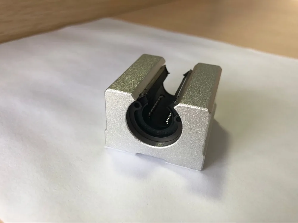 1pcs SBR40UU SBR40UU Open Type Linear Ball Bearing Sliding Block for SBR40 40mm linear guide rail CNC router part SME40UU
1pcs SBR40UU SBR40UU Open Type Linear Ball Bearing Sliding Block for SBR40 40mm linear guide rail CNC router part SME40UU