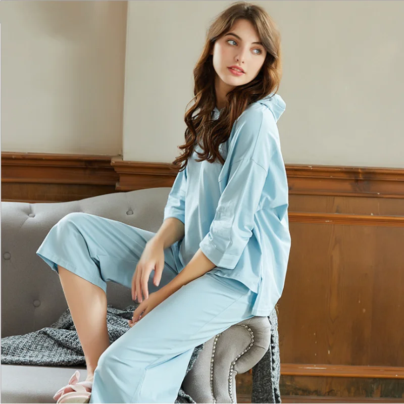 2019 Summer Female Casual pajama sets Women Half sleeve Hooded Collar t Shirt + Calf-Leng Pants Ladies 100%Cotton sleepwear suit
2019 Summer Female Casual pajama sets Women Half sleeve Hooded Collar t Shirt + Calf-Leng Pants Ladies 100%Cotton sleepwear suit