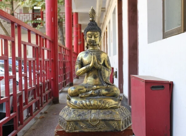wholesale factory 23"Tibet Buddhist Bronze Gilded Thailand Ayutthaya Shakyamuni Buddha Statue
wholesale factory 23"Tibet Buddhist Bronze Gilded Thailand Ayutthaya Shakyamuni Buddha Statue