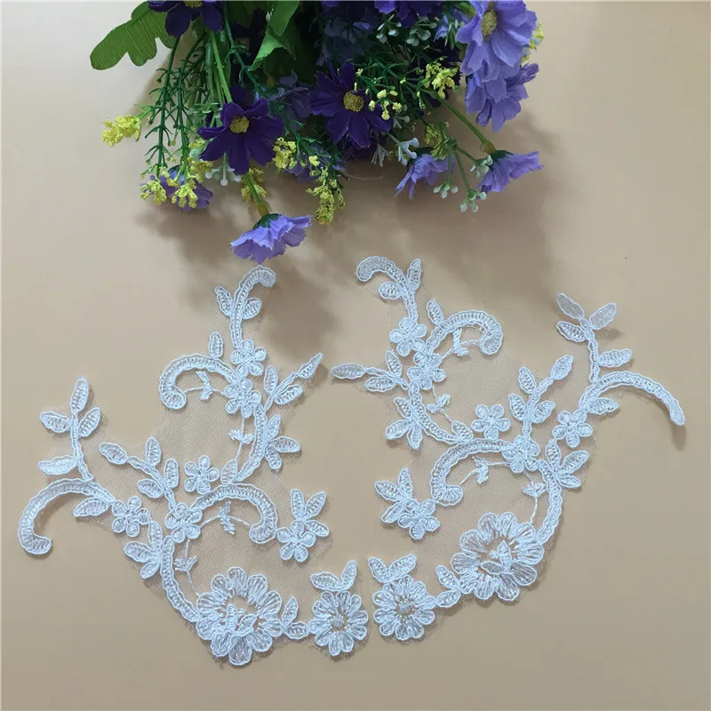 1Pair 2018 New Embroidered Lace Patch Polyester Embroidery Applique Lace Fabrics High Quality Sewing Accessories For Clothes
1Pair 2018 New Embroidered Lace Patch Polyester Embroidery Applique Lace Fabrics High Quality Sewing Accessories For Clothes