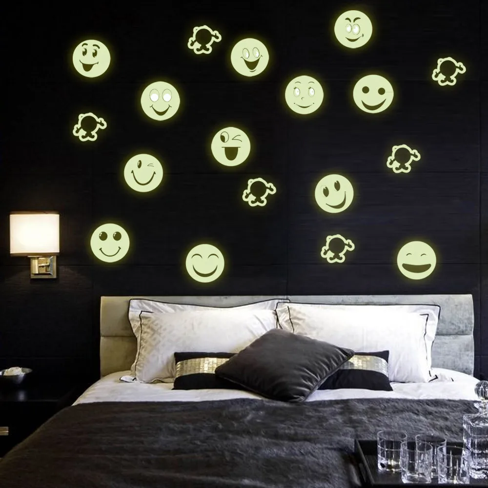 

New Glow In The Dark Luminous Fluorescent PVC Vinyl Wall Stickers Package Cute Emoji Smiley Face Home Room Decoration De Parede