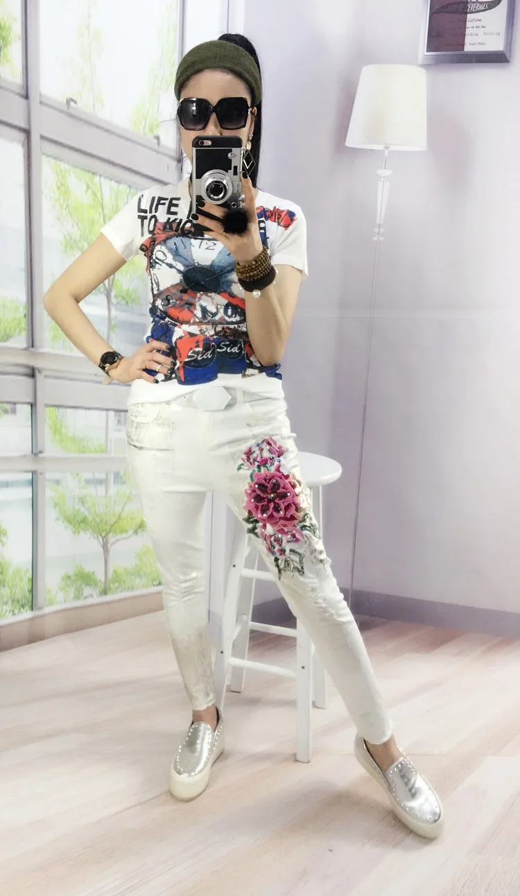 European Station 2017 Fashion Wear Worn Elastic White Nine Points Flower Stitch Patchwork Embroidery Elegant Lady Jeans
European Station 2017 Fashion Wear Worn Elastic White Nine Points Flower Stitch Patchwork Embroidery Elegant Lady Jeans