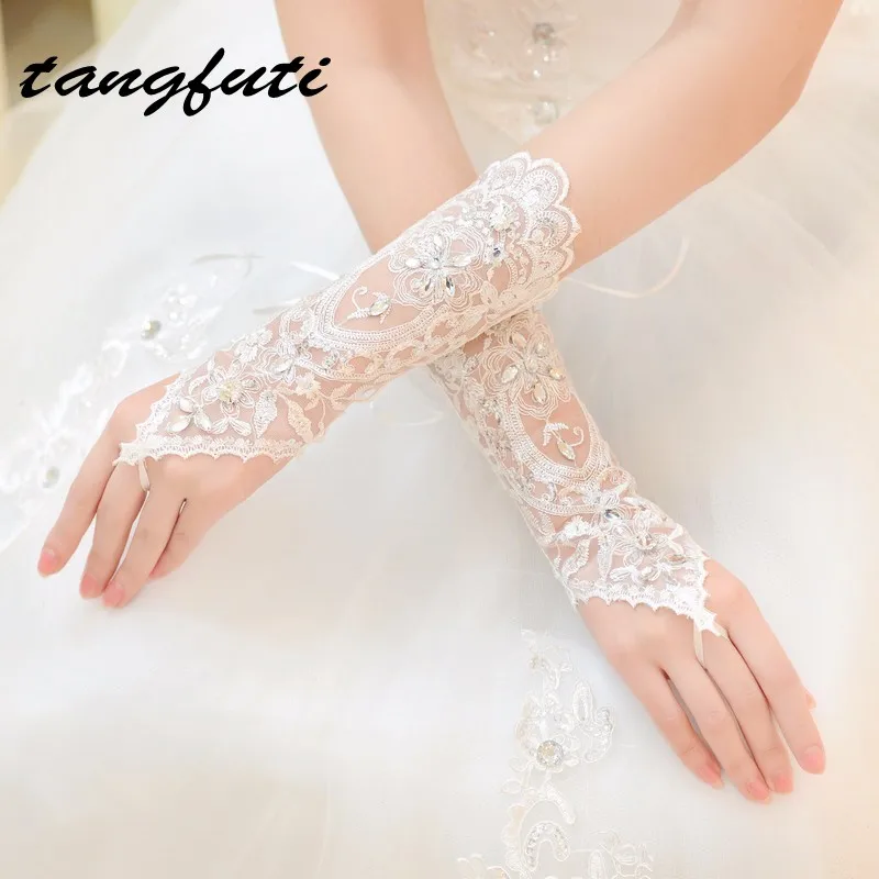 Fingerless Wedding Gloves Woman Elegant Lace Bridal Gloves Beading Gloves Bride free Shipping Wedding Accessories
Fingerless Wedding Gloves Woman Elegant Lace Bridal Gloves Beading Gloves Bride free Shipping Wedding Accessories