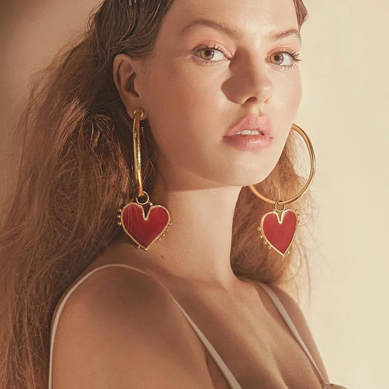 Women Temperament Alloy Big Hoop Earrings with Peach Heart Pendant for Party KQS8
Women Temperament Alloy Big Hoop Earrings with Peach Heart Pendant for Party KQS8