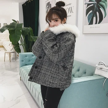 Women Autumn Winter Woolen Coat New Style Fashion Hooded Fur Collar Short Jacket Casual Loose Female Plaid Coat Casaco Feminino
Women Autumn Winter Woolen Coat New Style Fashion Hooded Fur Collar Short Jacket Casual Loose Female Plaid Coat Casaco Feminino