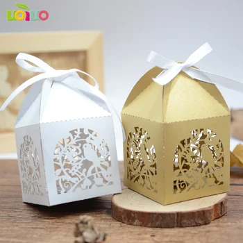 white gold Romantic Wedding Favor Boxes Laser Cut Gift bird Candy Boxes for Chirstmas Decoration Birthday Party
white gold Romantic Wedding Favor Boxes Laser Cut Gift bird Candy Boxes for Chirstmas Decoration Birthday Party