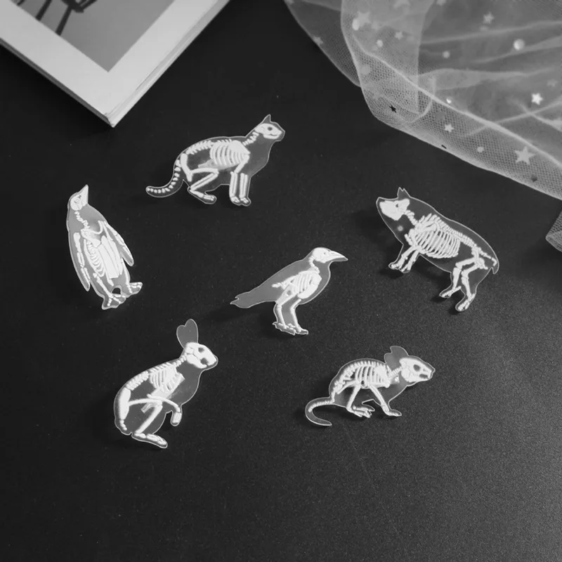 

Creative Transparent Acrylic Animal Skeleton Pins Brooch Mouse Rabbit Penguin Bird Pig Cat Brooch For Bag Clothes Badge jewelry