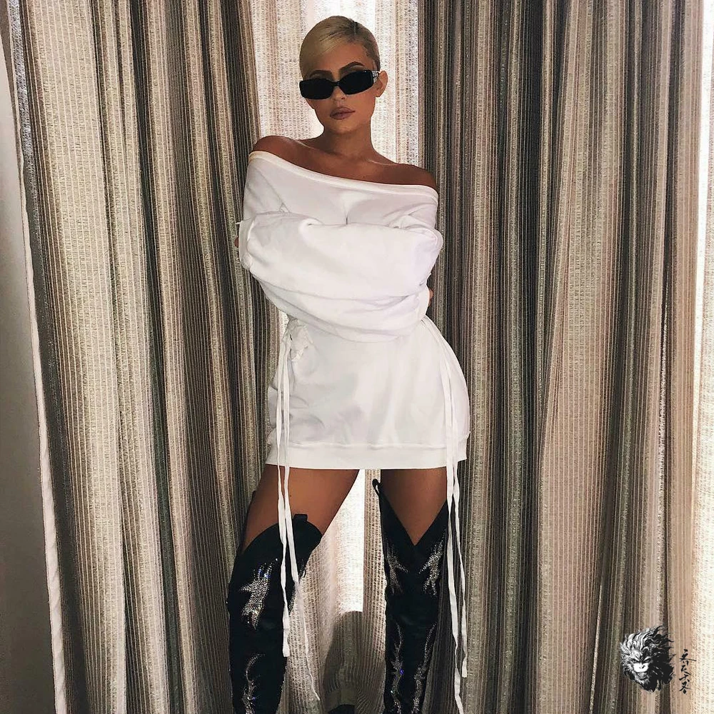 Winter Long Sleeve Sweatshirt Women Dress 2018 Harajuku Lace Up Hole White Hoodies Loose Vestidos Celebrity KylieJenner Apparel
Winter Long Sleeve Sweatshirt Women Dress 2018 Harajuku Lace Up Hole White Hoodies Loose Vestidos Celebrity KylieJenner Apparel