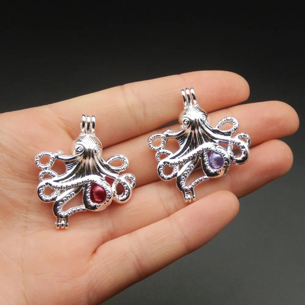10pcs silver octopus pearl cage necklace pendant, aroma oil diffuser adds your own pearl, stone makes it more attractive.
10pcs silver octopus pearl cage necklace pendant, aroma oil diffuser adds your own pearl, stone makes it more attractive.