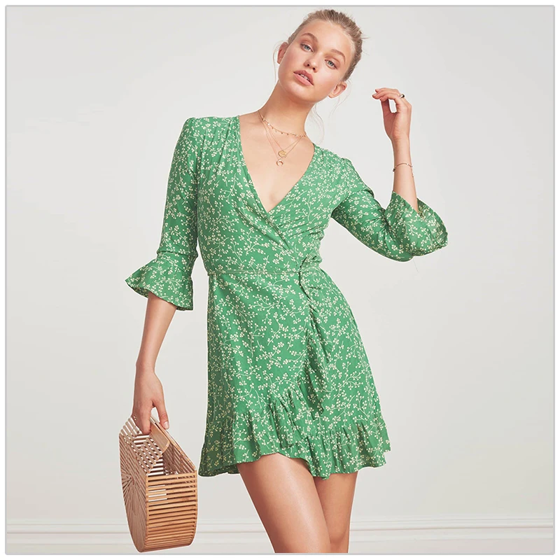 Women Green Floral Print Three Quarter Sleeve V Neck Ruffle Vintage Fresh Slim Wrap Mini Dress
Women Green Floral Print Three Quarter Sleeve V Neck Ruffle Vintage Fresh Slim Wrap Mini Dress