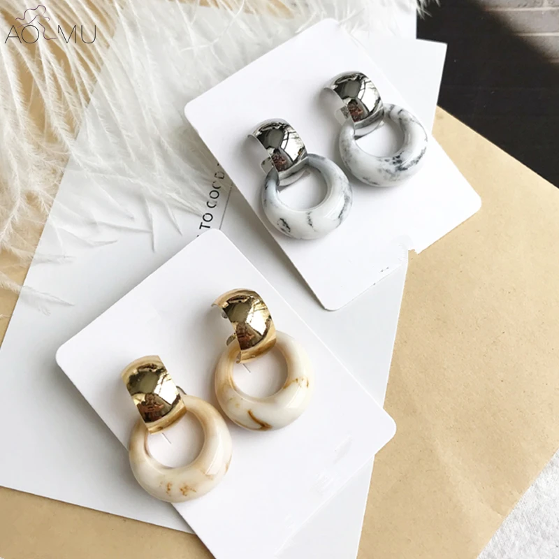 AOMU Korea Design Gold Metal Buckle Acrylic Marble Pattern Geometric Round Circle Resin Long Drop Earrings for Women Girl Gift
AOMU Korea Design Gold Metal Buckle Acrylic Marble Pattern Geometric Round Circle Resin Long Drop Earrings for Women Girl Gift