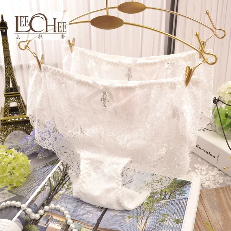 New foreign trade day single girl style pure white lace sexy underwear hollow breathable ladies briefs JF2232
New foreign trade day single girl style pure white lace sexy underwear hollow breathable ladies briefs JF2232