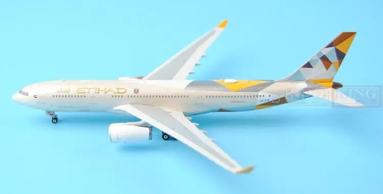 Phoenix A330-200 A6-EYD 1:400 11137 Etihad Airways commercial jetliners plane model hobby
Phoenix A330-200 A6-EYD 1:400 11137 Etihad Airways commercial jetliners plane model hobby