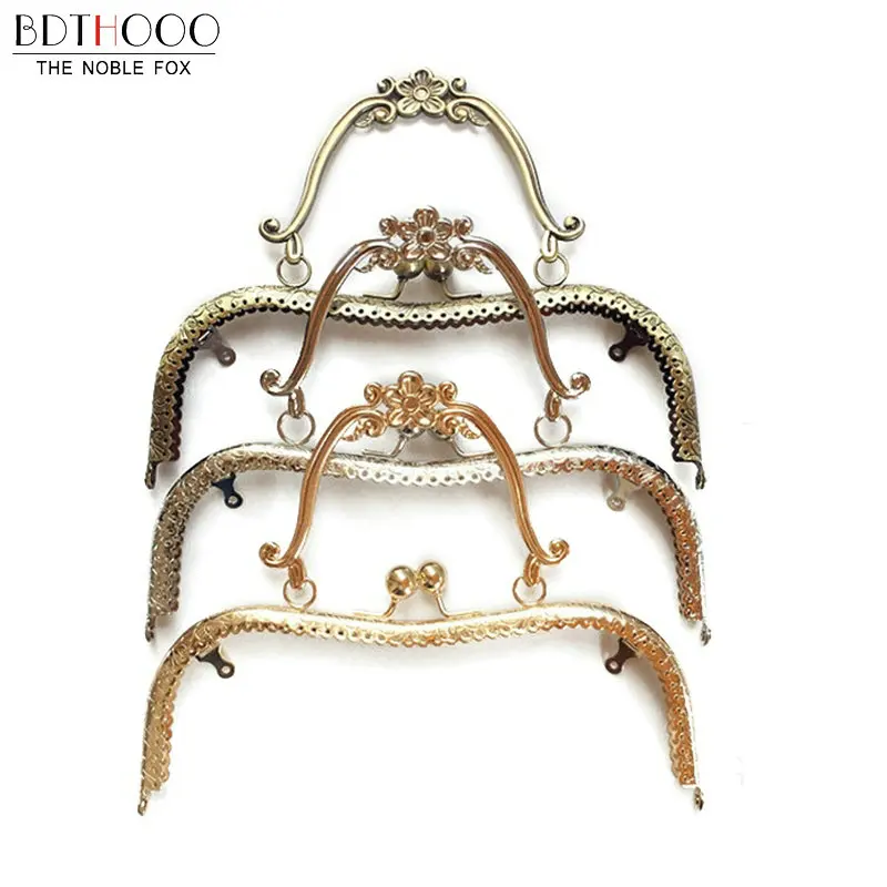 BDTHOOO 20.5cm Metal Purse Frame Blossom Handles Vintage Kiss Clasp Lock Bronze for DIY Coin Purses Clutch Handbag Accessories
BDTHOOO 20.5cm Metal Purse Frame Blossom Handles Vintage Kiss Clasp Lock Bronze for DIY Coin Purses Clutch Handbag Accessories