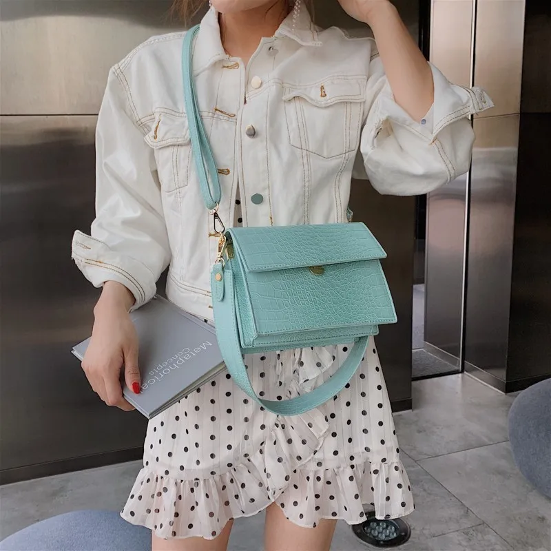Bolsos Mujer Small Square Bags For Women 2019 Luxury Handbags Women Totes Designer Crocodile Pattern Shoulder Messenger Bags
Bolsos Mujer Small Square Bags For Women 2019 Luxury Handbags Women Totes Designer Crocodile Pattern Shoulder Messenger Bags