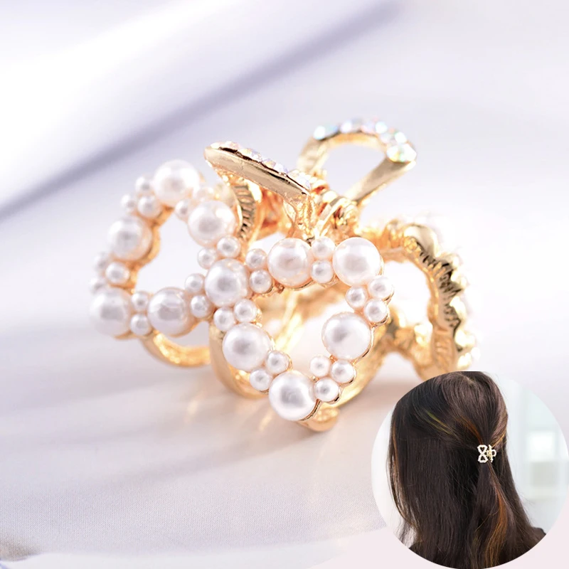 1 PC Mini Crown Hair Claws Fashion Hair Clips 2019 Princess Girls Hairpins with Pearls Vintage Wedding Party Gifts
1 PC Mini Crown Hair Claws Fashion Hair Clips 2019 Princess Girls Hairpins with Pearls Vintage Wedding Party Gifts