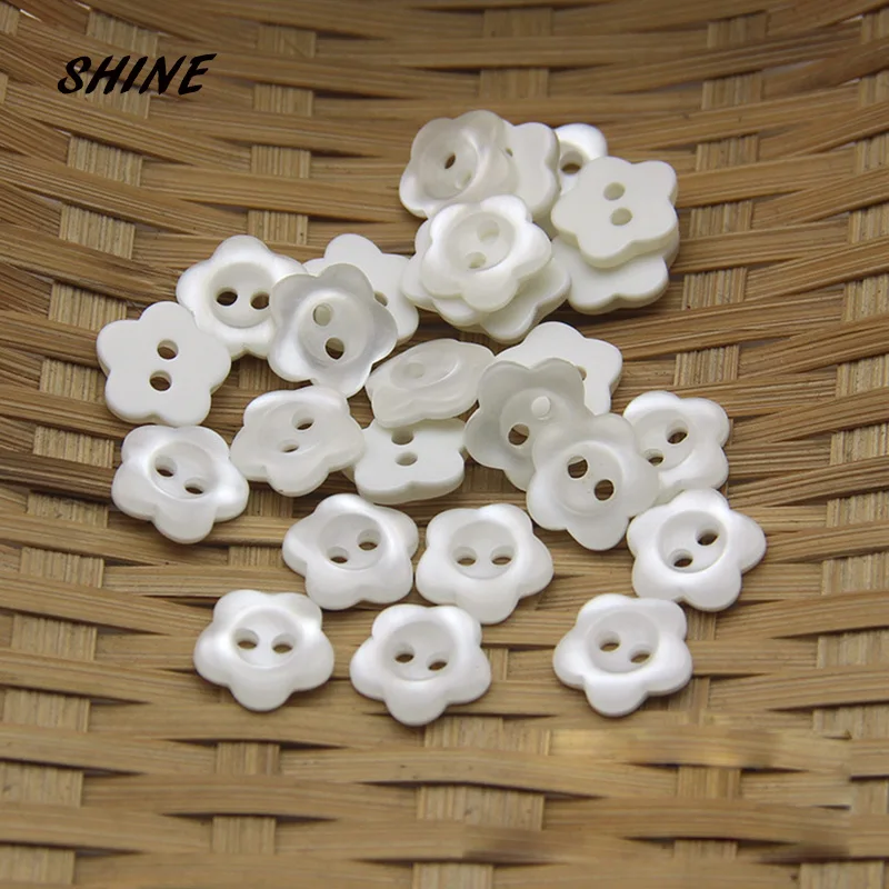 SHINE Resin Sewing Button Scrapbooking Flower White Two Holes 11mm Dia. 50 PCs Costura Botones decorate bottoni botoes
SHINE Resin Sewing Button Scrapbooking Flower White Two Holes 11mm Dia. 50 PCs Costura Botones decorate bottoni botoes