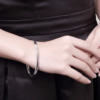 Bracelet 925 Jewelry Silver Women's Smooth Round Bracelet European And American Style Round Simple Silver Bracelet Jewelry Charm
Bracelet 925 Jewelry Silver Women's Smooth Round Bracelet European And American Style Round Simple Silver Bracelet Jewelry Charm