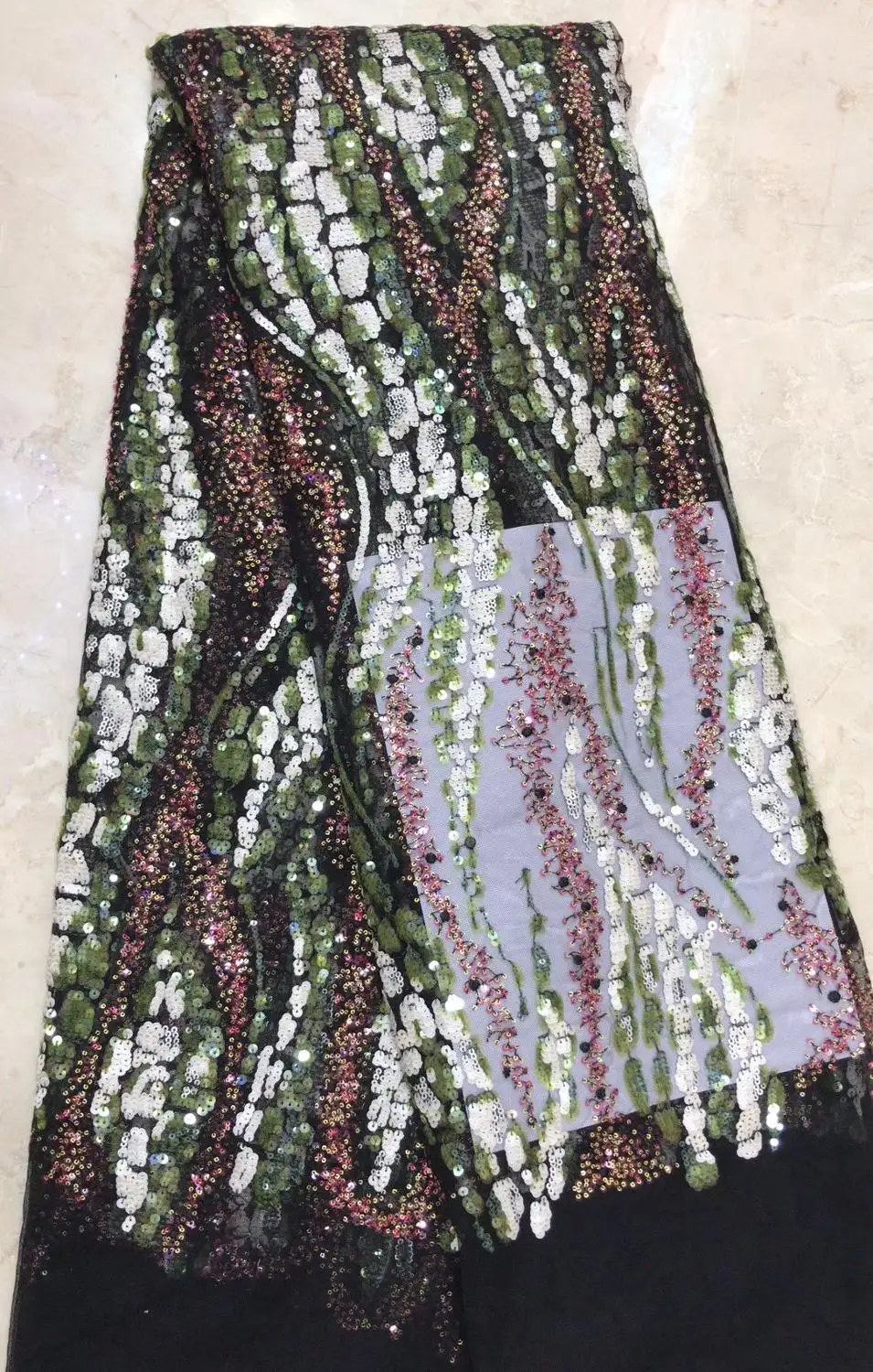 colorful lace trim sewing sequin lace fabric african lace fabric 2019 high quality lace fabric for wedding DYS153
colorful lace trim sewing sequin lace fabric african lace fabric 2019 high quality lace fabric for wedding DYS153