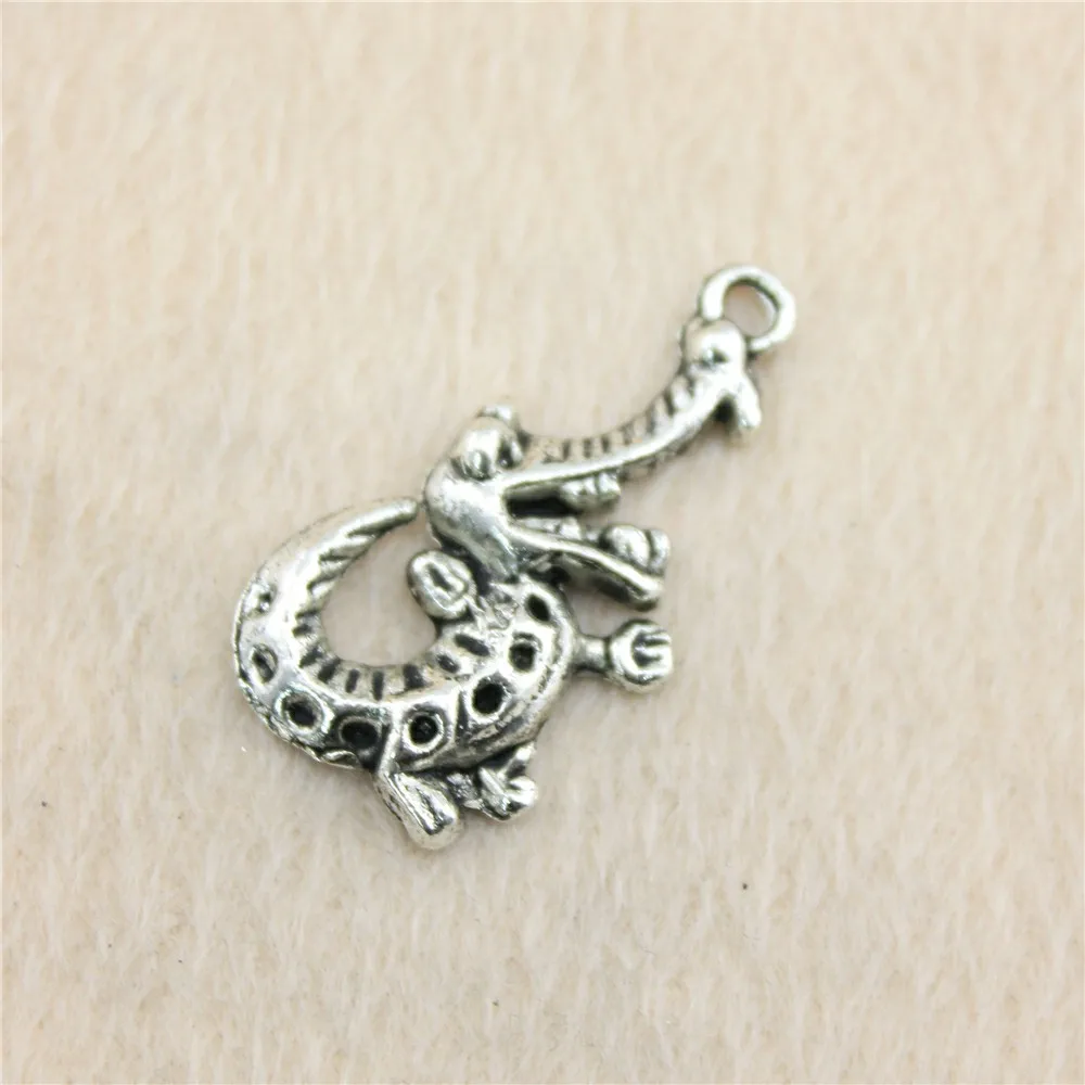 29pcs/lot 34*18mm ancient silver Crocodile charm Pendants DIY jewelry for bracelet necklace earring
29pcs/lot 34*18mm ancient silver Crocodile charm Pendants DIY jewelry for bracelet necklace earring