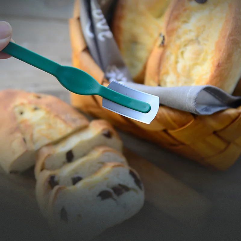 1Pcs Carbon Steel Bread Cutter Lame Dough Baguette French Cooking Bagel Curved Knife Cutter with Cover for Chefs
1Pcs Carbon Steel Bread Cutter Lame Dough Baguette French Cooking Bagel Curved Knife Cutter with Cover for Chefs
