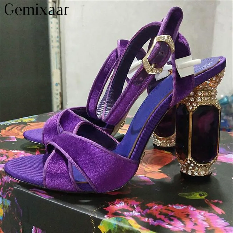 Mature Velet Chunky Square High Heel Decor Diamond Women Shoes Peep Toe Ankle Buckle Sandalias Elegant Studded Crystal Sandals
Mature Velet Chunky Square High Heel Decor Diamond Women Shoes Peep Toe Ankle Buckle Sandalias Elegant Studded Crystal Sandals