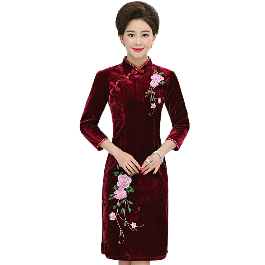 WAEOLSA Vintage Womens Pleuche Dresses Red Purple Flower Cheongsam Autumn Woman Three Quater Sleeve Dress Side Slit Velvet Robe
WAEOLSA Vintage Womens Pleuche Dresses Red Purple Flower Cheongsam Autumn Woman Three Quater Sleeve Dress Side Slit Velvet Robe