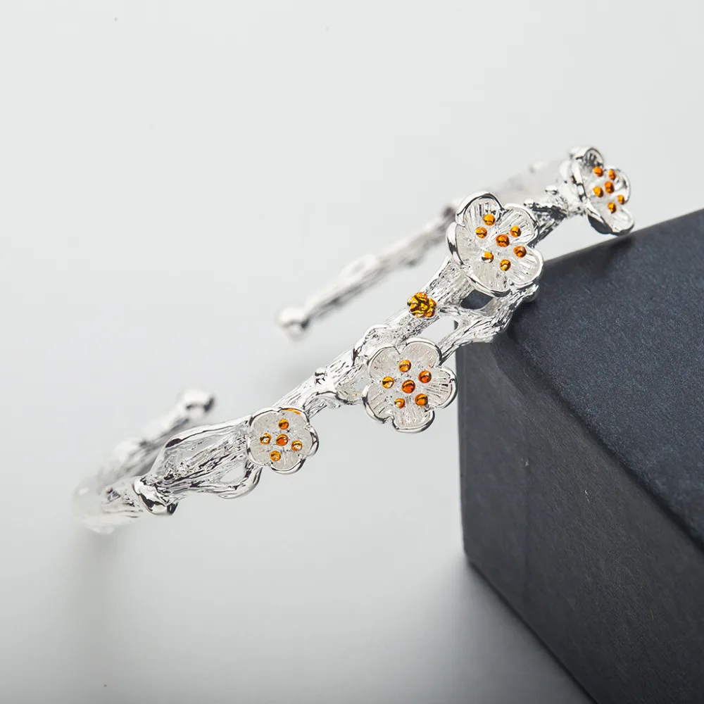 Cherry Flower Women Open Bangles Silver Plated Hollow Metal Charm Bracelets Cuff Hand Jewelry Fashion Accessories Adjustable
Cherry Flower Women Open Bangles Silver Plated Hollow Metal Charm Bracelets Cuff Hand Jewelry Fashion Accessories Adjustable