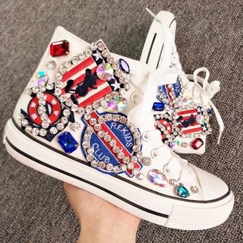 2018 European handmade custom patch rhinestone canvas shoes high shoes fashion flat casual shoes.
2018 European handmade custom patch rhinestone canvas shoes high shoes fashion flat casual shoes.