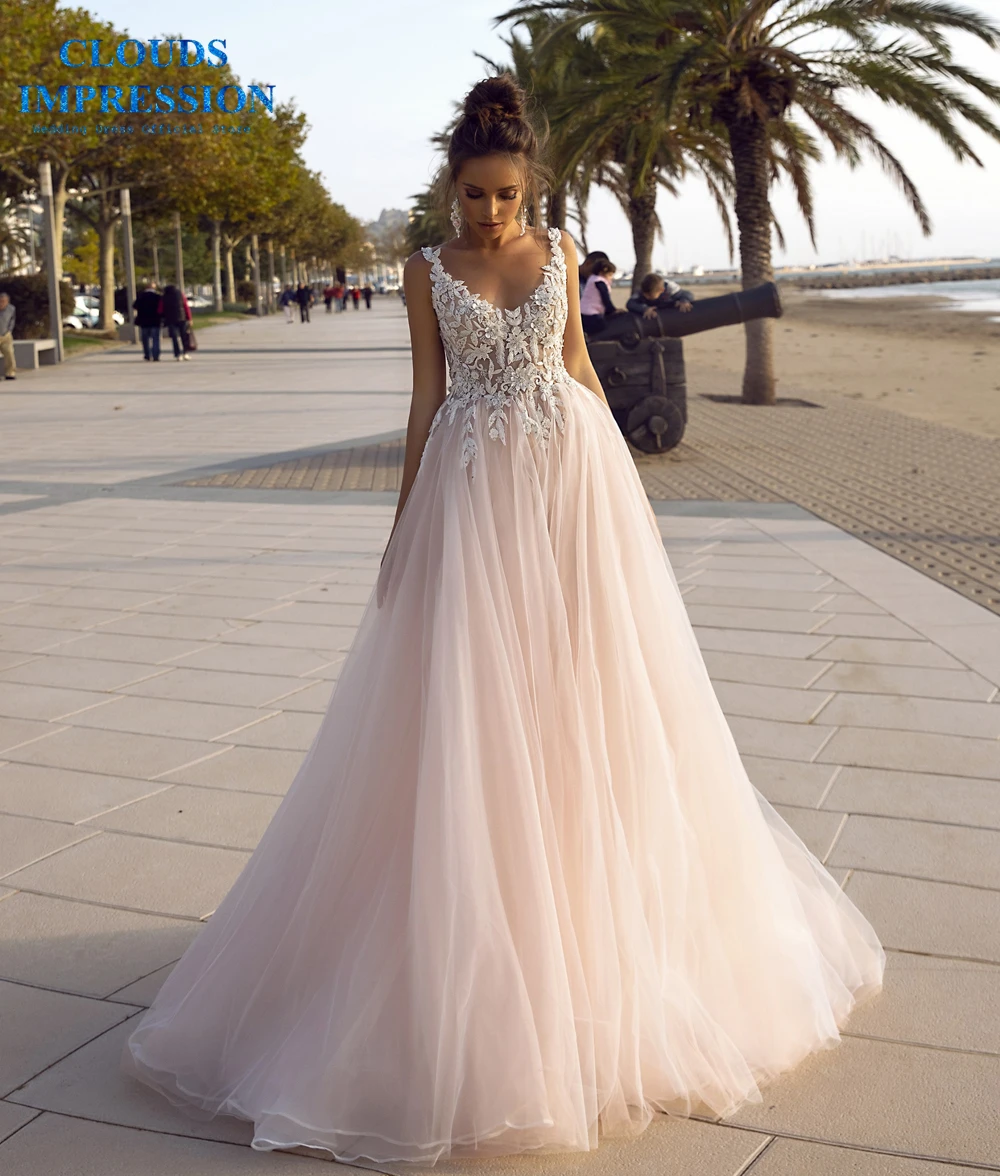 CLOUDS IMPRESSION Romantic BOHO 2019 Wedding Dress Deep V neck lace Beading Vestige De Noiva Bride Tulle Dress Plus Size
CLOUDS IMPRESSION Romantic BOHO 2019 Wedding Dress Deep V neck lace Beading Vestige De Noiva Bride Tulle Dress Plus Size
