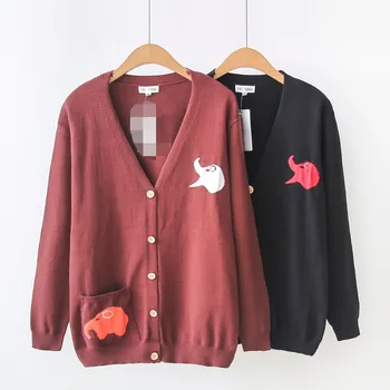 Plus size Elephant pockets V-Neck knitted wool women Cardigan coat 2018 autumn black & brown ladies sweater female knitwear coat
Plus size Elephant pockets V-Neck knitted wool women Cardigan coat 2018 autumn black & brown ladies sweater female knitwear coat