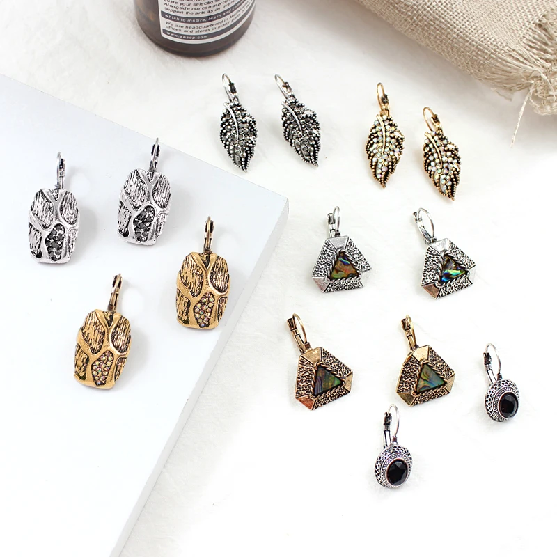 Bohemian Fashion Personality Earrings Leopard Sexy Geometric Pendant Leaf Crystal Earrings Temperament Simple Punk Jewelry
Bohemian Fashion Personality Earrings Leopard Sexy Geometric Pendant Leaf Crystal Earrings Temperament Simple Punk Jewelry