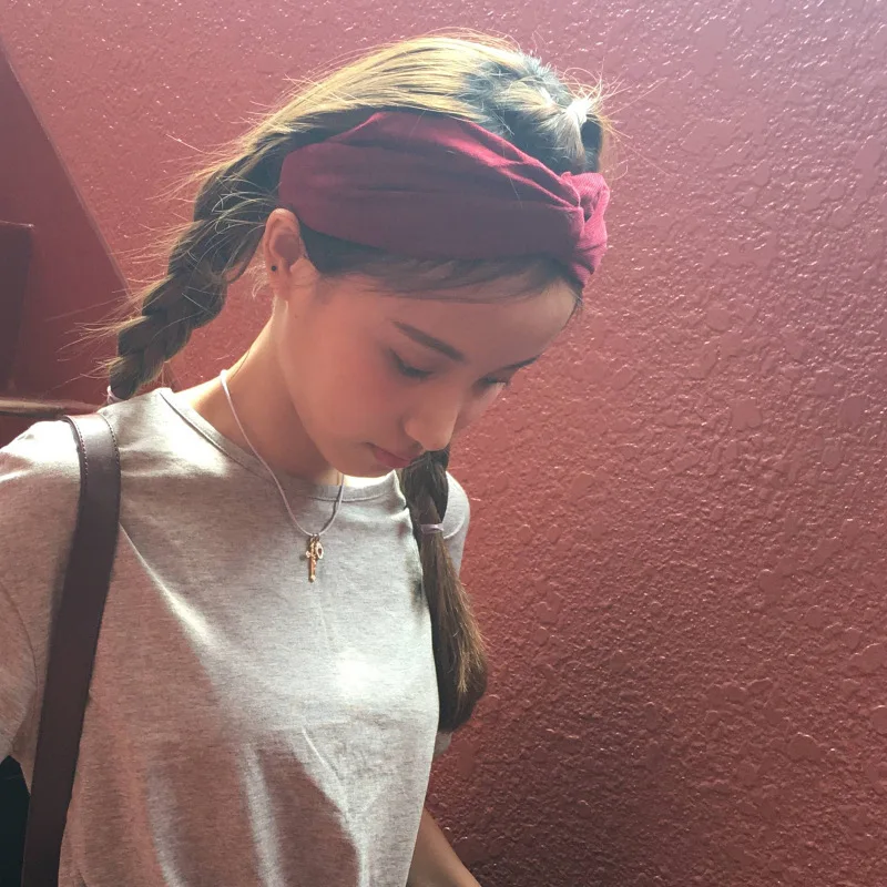 Korean elastico Headwear hairdressing with sweet hair female hairpin head with pure color head hoop cross knot face wash hair
Korean elastico Headwear hairdressing with sweet hair female hairpin head with pure color head hoop cross knot face wash hair