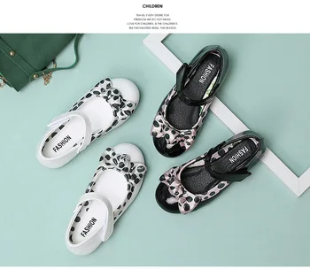 Girls shoes new spring and autumn soft bottom children's princess shoes little girl bow dot pattern peas shoes
Girls shoes new spring and autumn soft bottom children's princess shoes little girl bow dot pattern peas shoes
