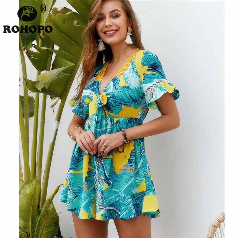 Lace V Collar Summer Short Sleeve Dress Ladies Butterfly Sleeve Ruffles Hem Beach Style Women Runway Casual Bohemian Clothe
Lace V Collar Summer Short Sleeve Dress Ladies Butterfly Sleeve Ruffles Hem Beach Style Women Runway Casual Bohemian Clothe