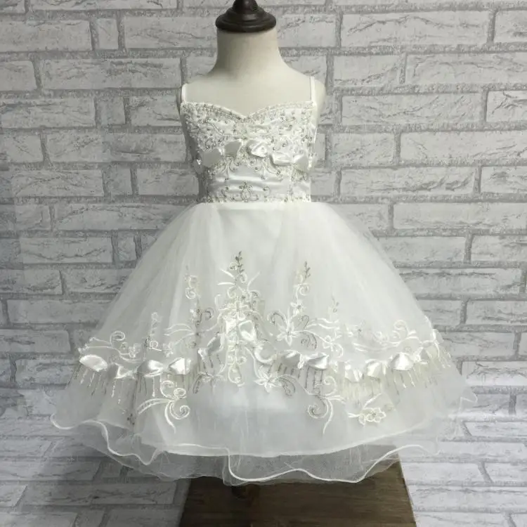 Free Shipping 3-8 Years Girls Princess Gown 2018 New Arrival Child Party Dress Embroidery White Flower Girl Dresses For Weddings
Free Shipping 3-8 Years Girls Princess Gown 2018 New Arrival Child Party Dress Embroidery White Flower Girl Dresses For Weddings
