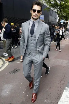 2018 Gray men suits peaked Lapel mens tuxedos Wedding suits for men two button grooms suits( jacket+Pants+vest+tie)
2018 Gray men suits peaked Lapel mens tuxedos Wedding suits for men two button grooms suits( jacket+Pants+vest+tie)