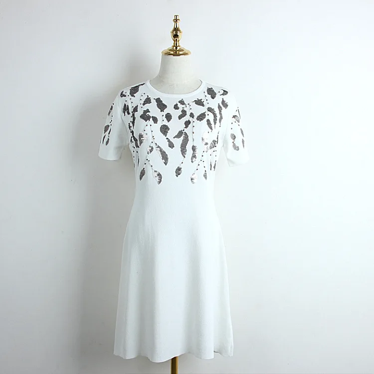 Europe 2019 New Summer Dress Women Runway Designer O-neck Beading Sequines Leaf Mini White Dress Rope Mujer vestidos robe femme
Europe 2019 New Summer Dress Women Runway Designer O-neck Beading Sequines Leaf Mini White Dress Rope Mujer vestidos robe femme
