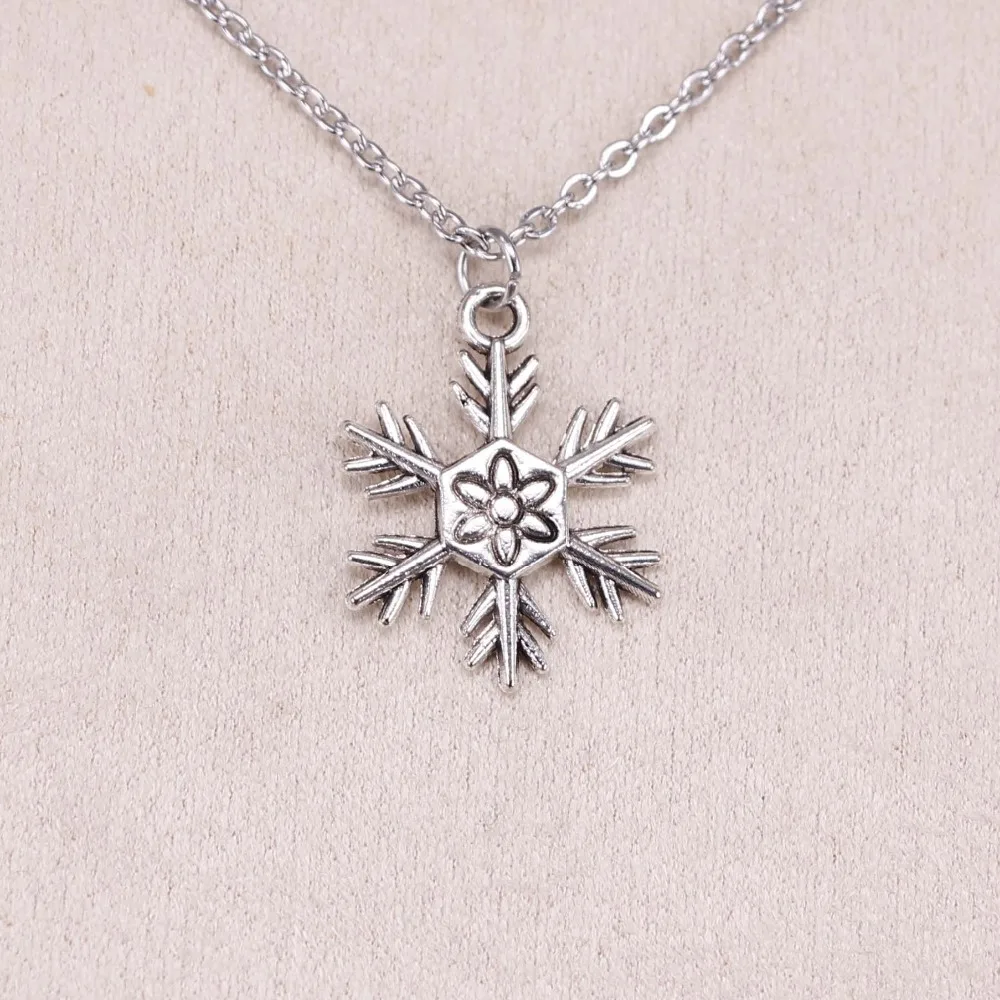 New Fashion Silver Pendant snowflake snow 18*24mm Necklace Women Exquisite Choker Necklace Jewelry
New Fashion Silver Pendant snowflake snow 18*24mm Necklace Women Exquisite Choker Necklace Jewelry