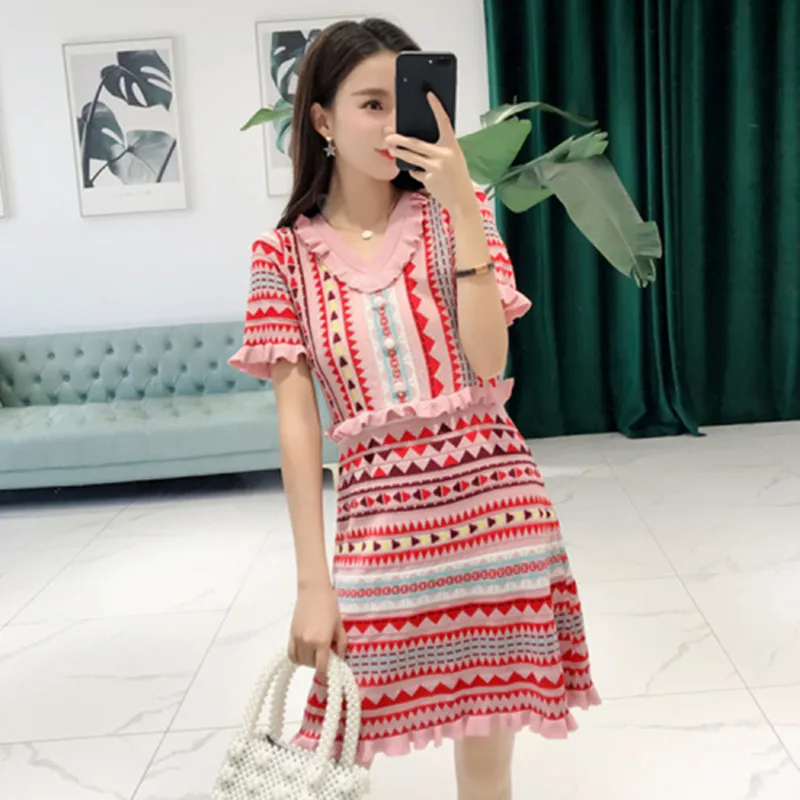 2019 Summer Sweet Knitted Dress Stretch Slim Jacquard Plaid Streetwear Pink Short Sleeve V Neck Knit Sweater Women Short Dress
2019 Summer Sweet Knitted Dress Stretch Slim Jacquard Plaid Streetwear Pink Short Sleeve V Neck Knit Sweater Women Short Dress