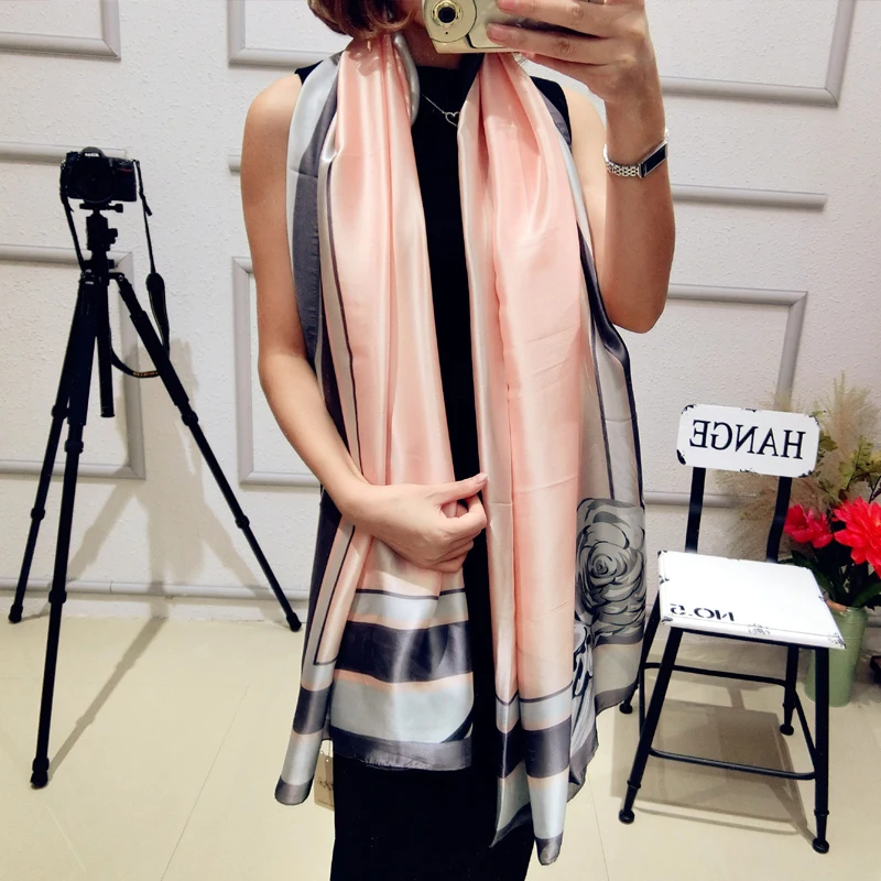 180*90cm 2019 New Fashion Brand Scarves For Women Design Plaid Printed Long Soft Silk Scarf Bandana Shawls Women Scarves Hijabs
180*90cm 2019 New Fashion Brand Scarves For Women Design Plaid Printed Long Soft Silk Scarf Bandana Shawls Women Scarves Hijabs