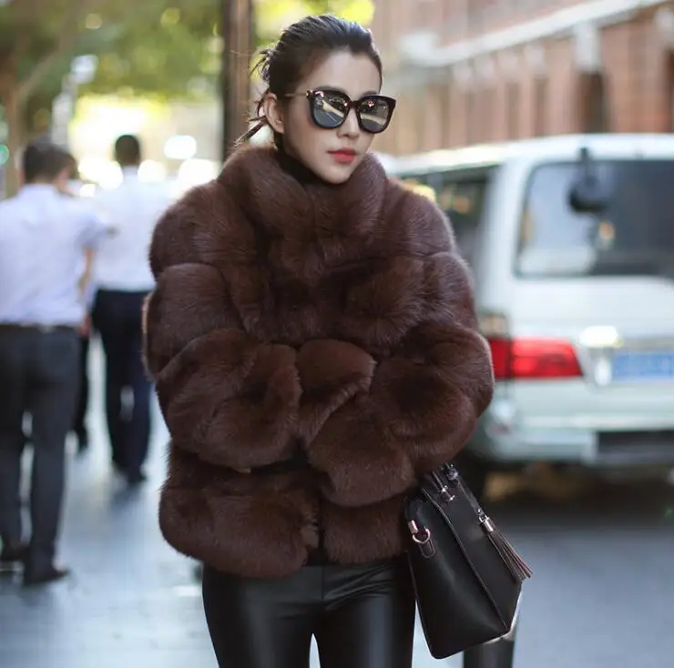 2018 thick autumn winter fur coat insulation stand collar strip coat faux fox fur grass women casual winter wear coat
2018 thick autumn winter fur coat insulation stand collar strip coat faux fox fur grass women casual winter wear coat