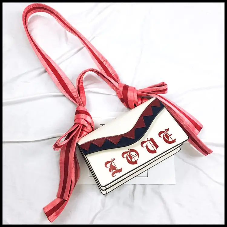 free shipping 2019 Spring and summer new Lin with ladies handbags clamshell ribbon joker dionysian letter bag bag single shoulde
free shipping 2019 Spring and summer new Lin with ladies handbags clamshell ribbon joker dionysian letter bag bag single shoulde
