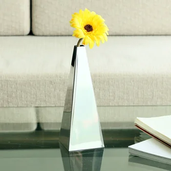 Pyramid Livingroom Tabletop Vase 304 stainless steel hotel table top INOX Home Flover Vase Container
Pyramid Livingroom Tabletop Vase 304 stainless steel hotel table top INOX Home Flover Vase Container