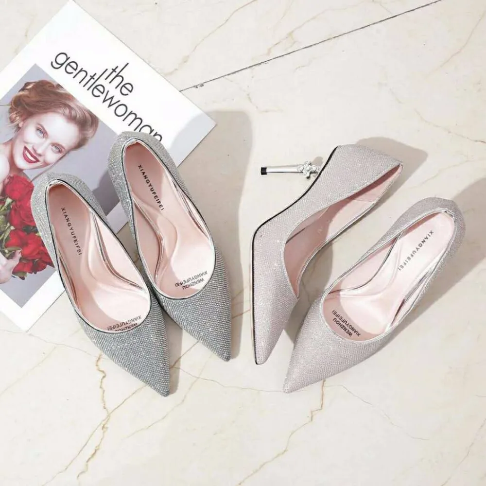 Single shoes female 2019 spring new fashion crystal wedding shoes dress pink silver sequins high heels stiletto pointed.
Single shoes female 2019 spring new fashion crystal wedding shoes dress pink silver sequins high heels stiletto pointed.