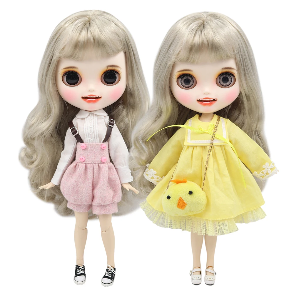 ICY factory blyth doll 1/6 bjd white skin joint body silver hair with bangs, new matte face with teeth, 30cm BL8800
ICY factory blyth doll 1/6 bjd white skin joint body silver hair with bangs, new matte face with teeth, 30cm BL8800