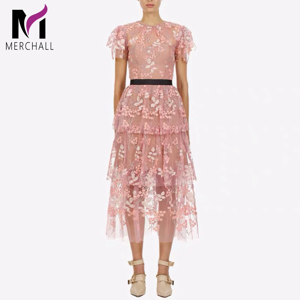 self portrait 2019 Summer Women Short Sleeve Mesh Sequined Flower Embroidery Sexy Party Dress Runway Pink Layer Cake Long Dress
self portrait 2019 Summer Women Short Sleeve Mesh Sequined Flower Embroidery Sexy Party Dress Runway Pink Layer Cake Long Dress