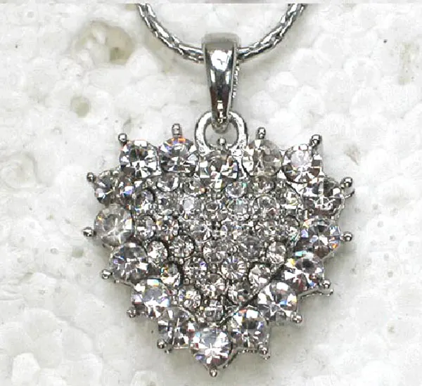 12pcs/lot Wholesale Rhinestone Heart Fashion Pendant Necklaces Costume Chain Jewelry F101164
12pcs/lot Wholesale Rhinestone Heart Fashion Pendant Necklaces Costume Chain Jewelry F101164