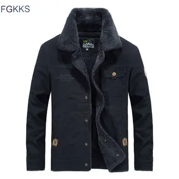 FGKKS Brand Men Bomber Jacket 2020 Winter Men's Fashion Fleece Fur Collar Jackets Male Military Mens Thick Jackets
FGKKS Brand Men Bomber Jacket 2020 Winter Men's Fashion Fleece Fur Collar Jackets Male Military Mens Thick Jackets